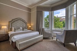 inverness-palace-hotel-bedrooms-07-83520.jpg