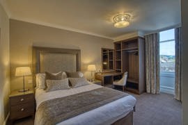inverness-palace-hotel-bedrooms-14-83520.jpg