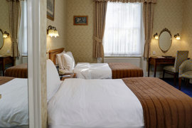 swiss-cottage-hotel-bedrooms-22-83650.jpg