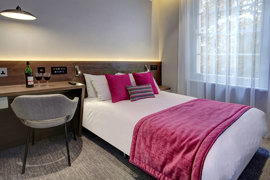 delmere-hotel-bedrooms-36-83683.jpg