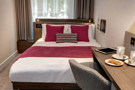 delmere-hotel-bedrooms-38-83683.jpg