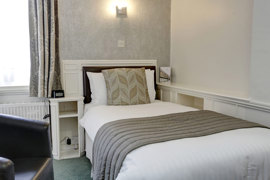 royal-hotel-bedrooms-25-83745.jpg