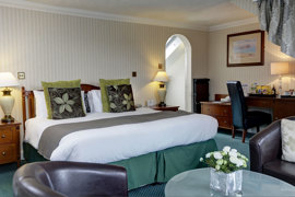 royal-hotel-bedrooms-32-83745.jpg