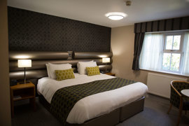 ullesthorpe-court-hotel-bedrooms-25-83849.jpg