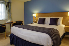 ullesthorpe-court-hotel-bedrooms-30-83849.jpg
