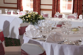 manor-hotel-meriden-wedding-events-03-83947.jpg