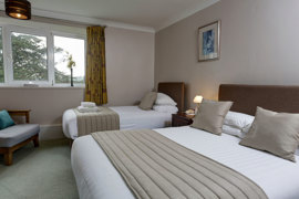 oaklands-hotel-bedrooms-05-84205.jpg