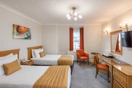 new-continental-hotel-bedrooms-60-84281.jpg