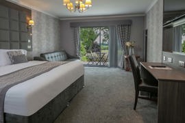 dryfesdale-hotel-bedrooms-33-84368.jpg