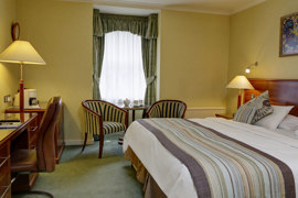 blunsdon-house-hotel-bedrooms-33-83070.jpg
