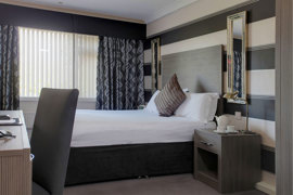 parkmore-hotel-bedrooms-32-83106.jpg