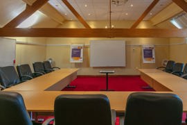 knights-hill-hotel-meeting-space-08-83261.jpg