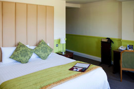 priory-hotel-bedrooms-08-83266.jpg