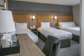new-kent-hotel-bedrooms-08-83326.jpg