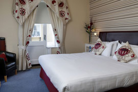 new-holmwood-hotel-bedrooms-21-83365.jpg