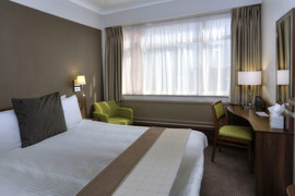 cresta-court-hotel-bedrooms-56-83373.jpg