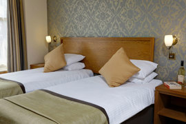 queens-hotel-bedrooms-12-83495.jpg