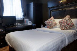 eglinton-arms-hotel-bedrooms-51-83533.JPG