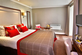 moorings-hotel-bedrooms-04-83544.jpg