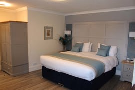 manor-hotel-bedrooms-29-83642.jpg