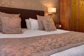 manor-hotel-bedrooms-31-83642.jpg