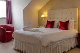 bentley-hotel-bedrooms-37-83656.jpg