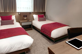 delmere-hotel-bedrooms-40-83683.jpg