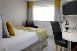 glendower-promenade-hotel-bedrooms-26-83699.jpg