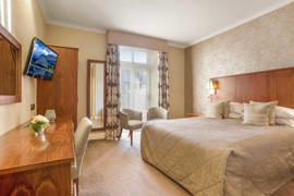 ambleside-salutation-hotel-bedrooms-99-83750.jpg