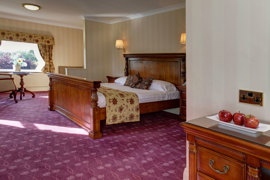 castle-inn-hotel-bedrooms-26-83872.jpg