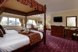 castle-inn-hotel-bedrooms-28-83872.jpg