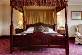 castle-inn-hotel-bedrooms-30-83872.jpg