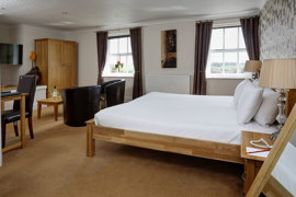 lord-haldon-country-house-hotel-bedrooms-31-83874.jpg