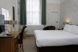 lord-haldon-country-house-hotel-bedrooms-35-83874.jpg