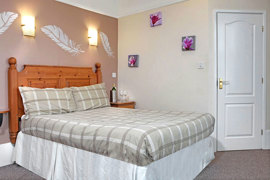 deincourt-hotel-bedrooms-24-83932.jpg