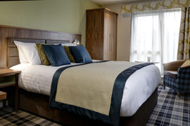 pinewood-hotel-bedrooms-52-83933.jpg