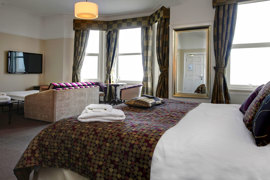 the-hatfield-hotel-bedrooms-03-84206.jpg