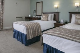 wessex-royale-hotel-bedrooms-39-84211.jpg