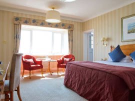 Bournemouth-Carlton-bedrooms-01-84305.jpg