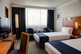 london-heathrow-ariel-bedrooms-05-84316.jpg