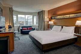 the-quays-hotel-bedrooms-02-84317.jpg