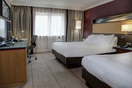 the-quays-hotel-bedrooms-06-84317.jpg