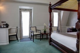 royal-hotel-bedrooms-53-83745.jpg